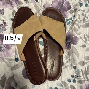 Women’s 8.5/9 brand new flats